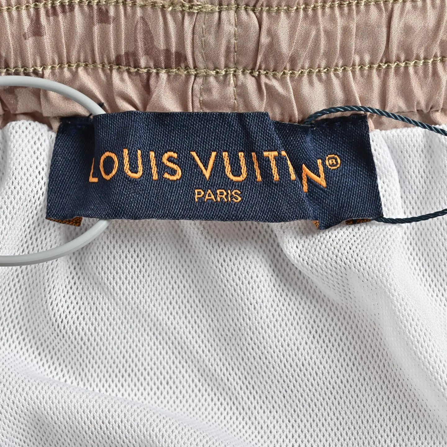 Louis Vuitton/Louis Vuitton presbyopic Khaki all-over printed suit shorts